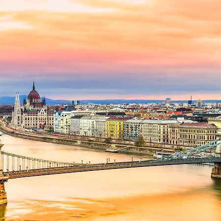 Apartamento Convenience & Chic By The Basilica Budapest Exterior foto