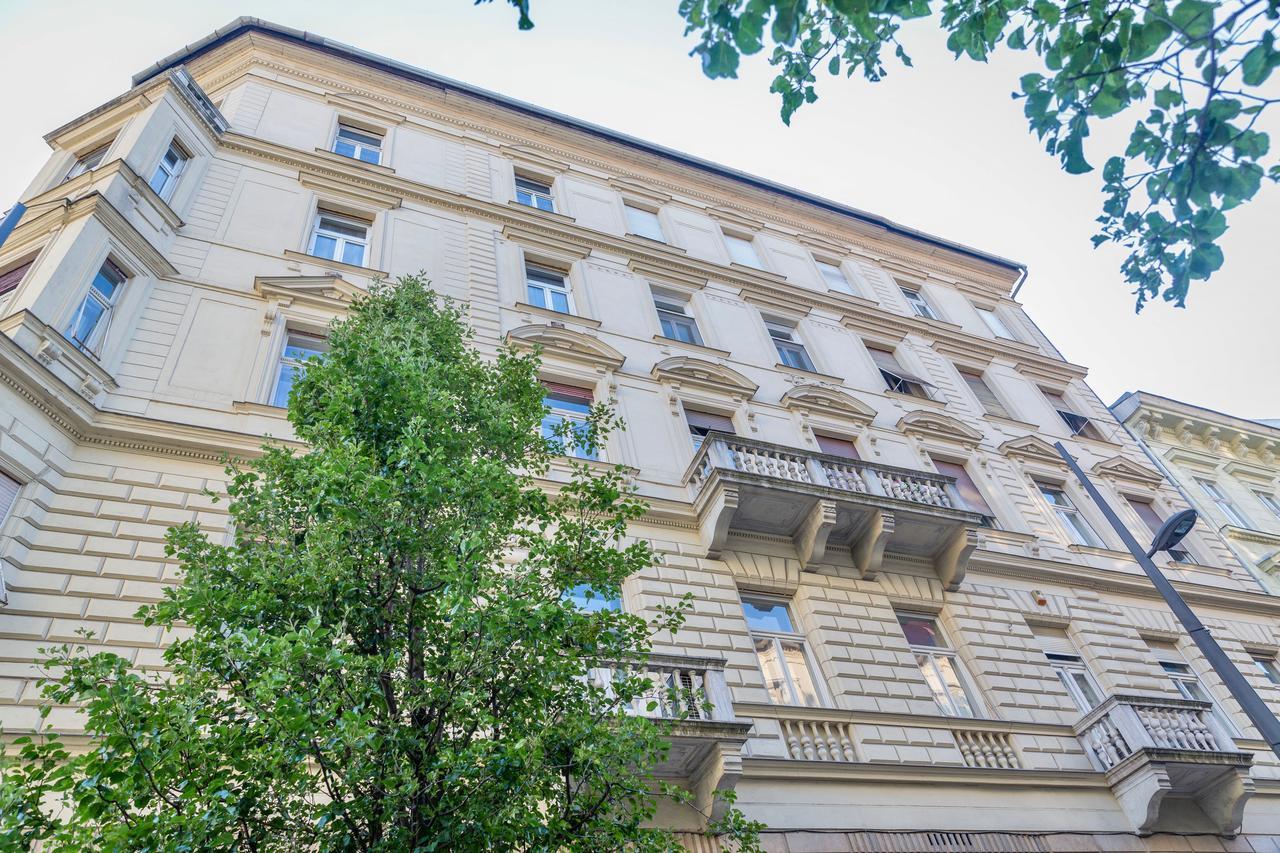 Apartamento Convenience & Chic By The Basilica Budapest Exterior foto